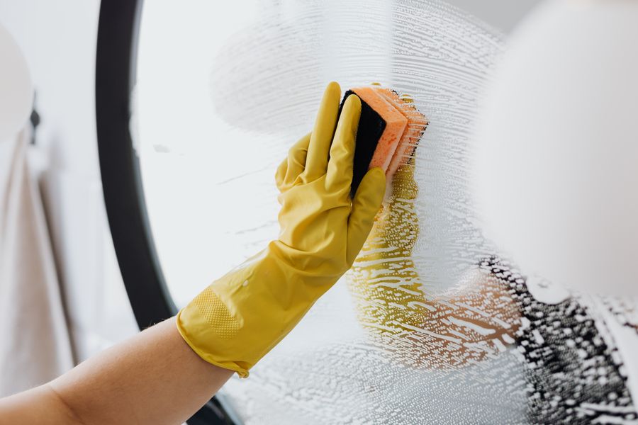 Experienced House Cleaner / Housekeeper Available